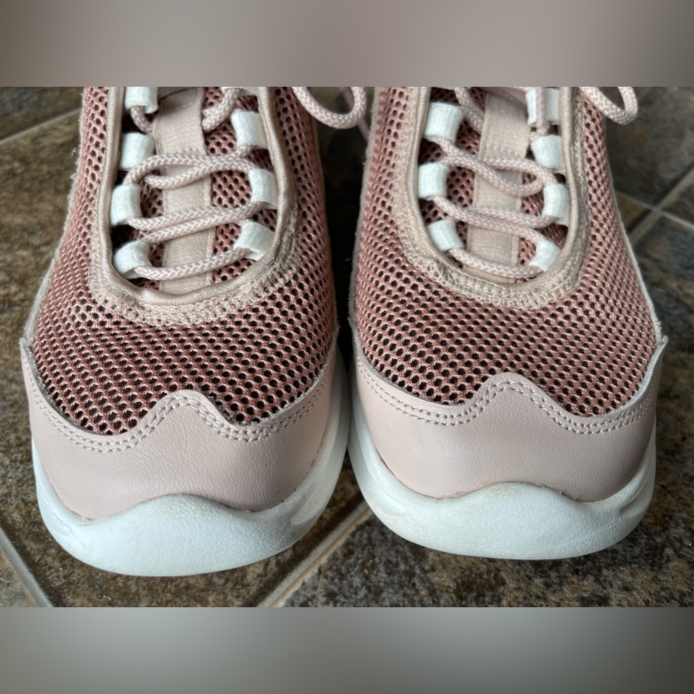 Nike Air Max Estrea Sneakers- Women’s Size 8 - Picture 8 of 9